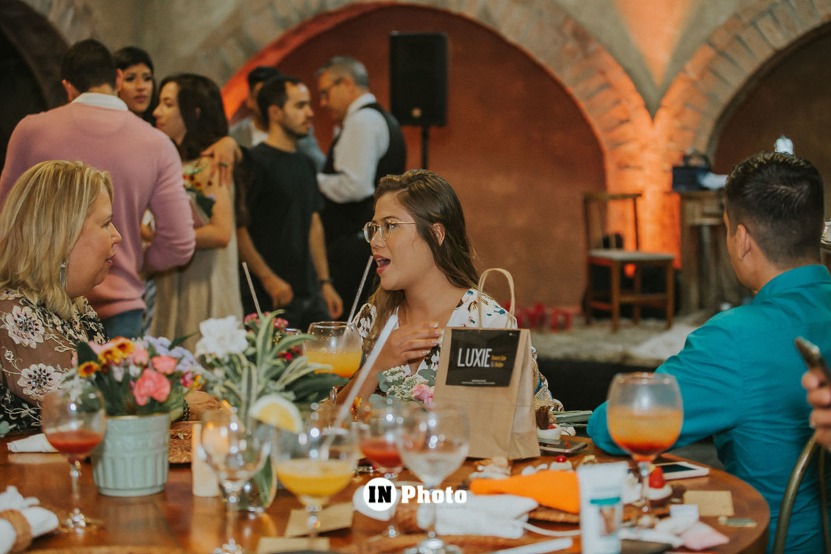 Foto Sobre Casar um evento recheado de novidades e mimos pra noivas em Goiania Foto Sobre Casar um evento recheado de novidades e mimos pra noivas em Goiania - Imagem 309