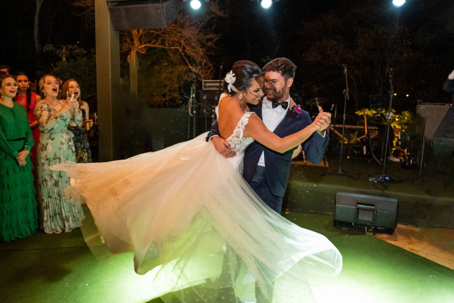 Foto Casamento ao ar livre em casa em Goiânia Foto Casamento ao ar livre em casa em Goiânia - Imagem 27