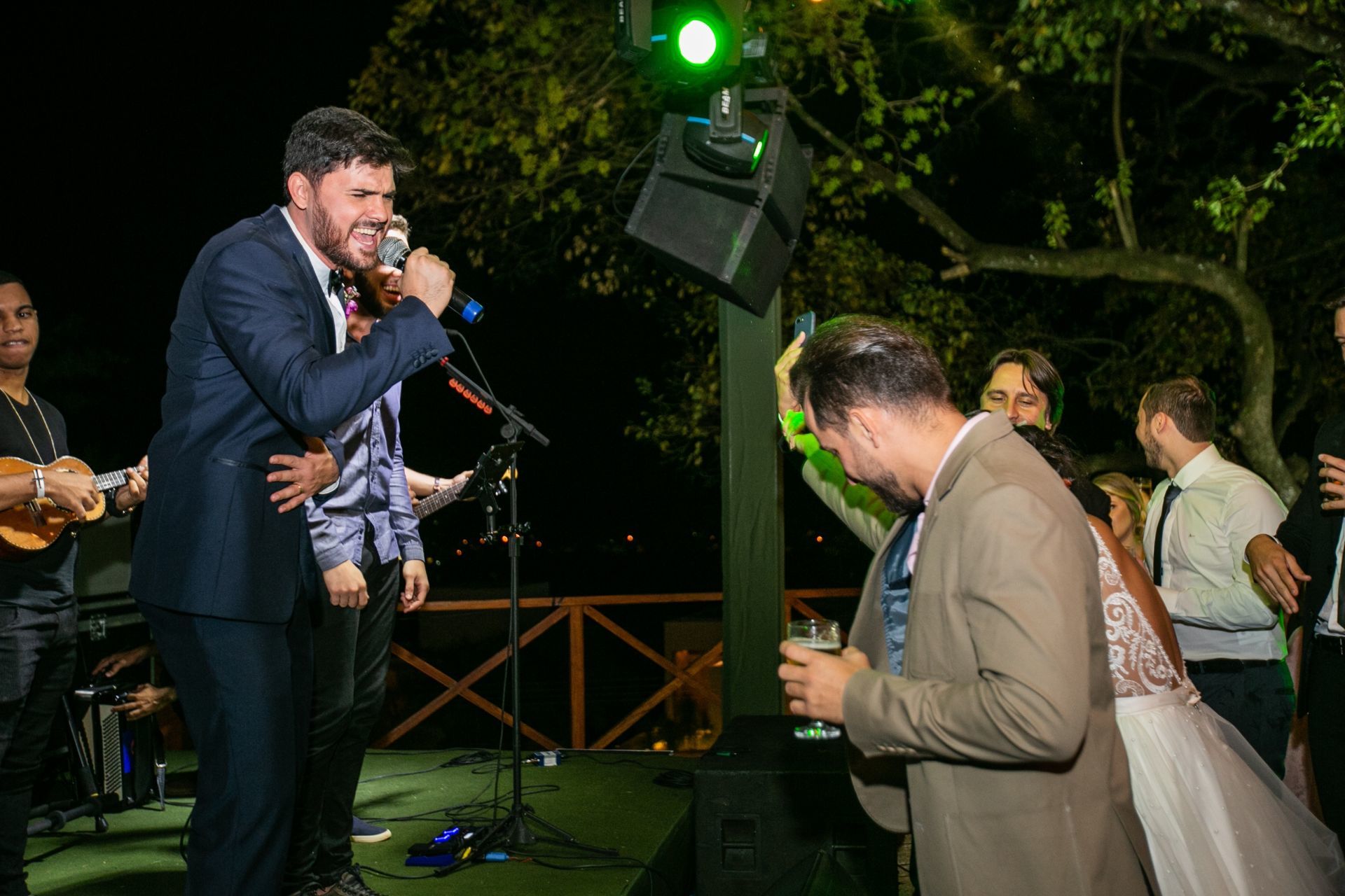 Foto Casamento ao ar livre em casa em Goiânia Foto Casamento ao ar livre em casa em Goiânia - Imagem 52