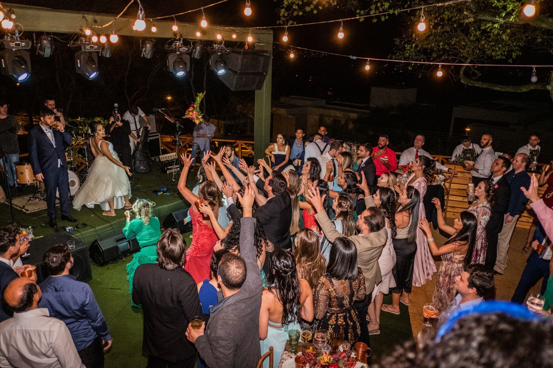 Foto Casamento ao ar livre em casa em Goiânia Foto Casamento ao ar livre em casa em Goiânia - Imagem 33