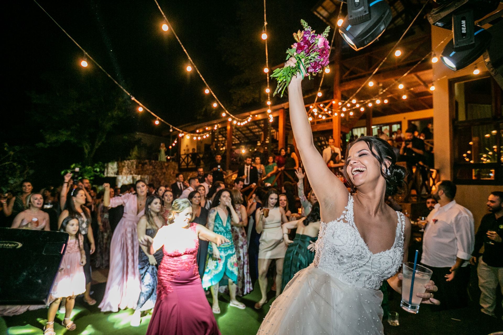 Foto Casamento ao ar livre em casa em Goiânia Foto Casamento ao ar livre em casa em Goiânia - Imagem 59