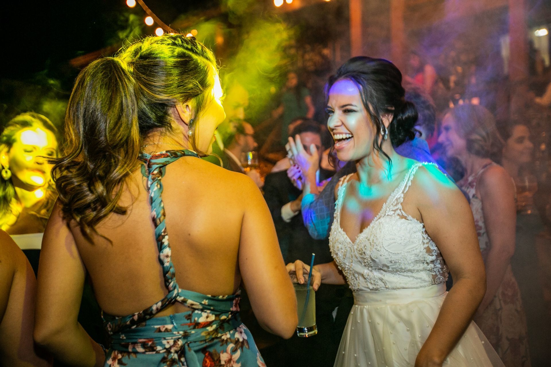 Foto Casamento ao ar livre em casa em Goiânia Foto Casamento ao ar livre em casa em Goiânia - Imagem 57