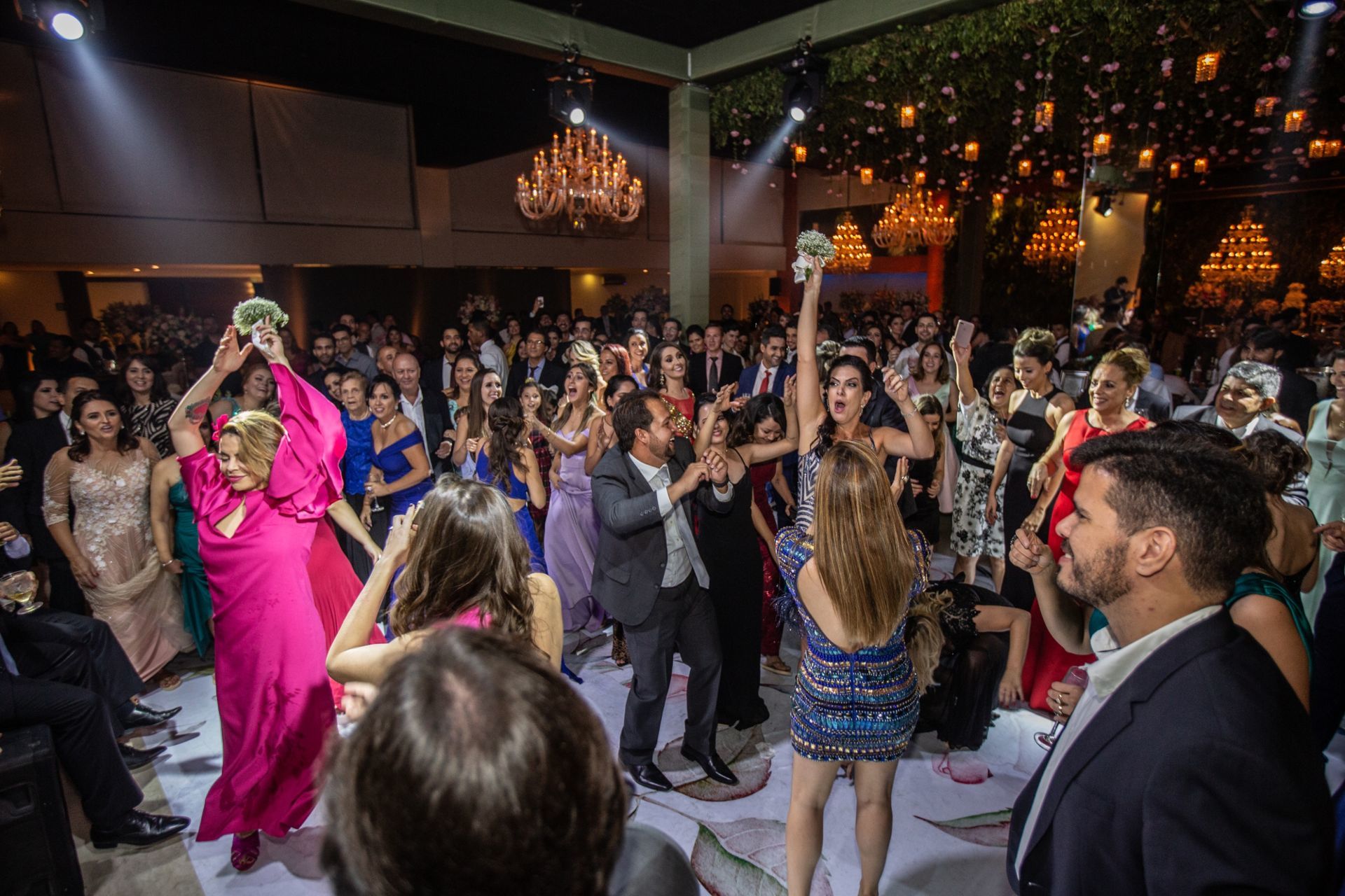 Foto Casamento na igreja Rosa Mística e recepção na Casa Lis em Goiânia Foto Casamento na igreja Rosa Mística e recepção na Casa Lis em Goiânia - Imagem 80