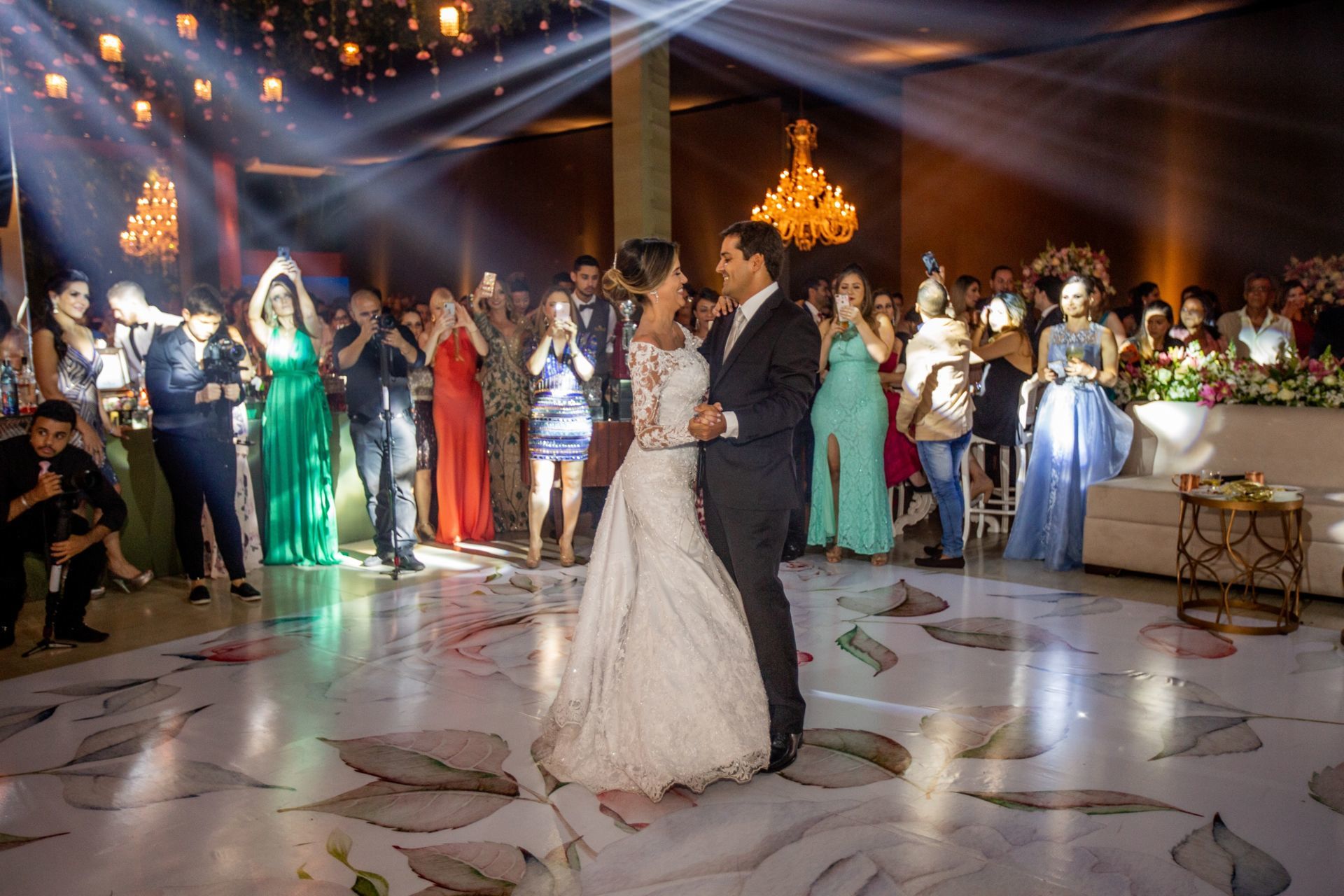 Foto Casamento na igreja Rosa Mística e recepção na Casa Lis em Goiânia Foto Casamento na igreja Rosa Mística e recepção na Casa Lis em Goiânia - Imagem 72