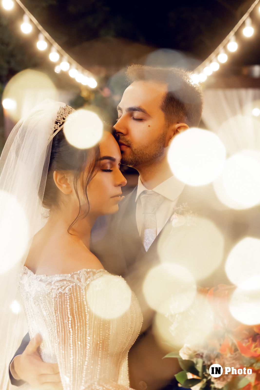 Foto Lindo Casamento ao Ar Livre a Noite no Espaço Alegranza Larissa e Heitor Foto Lindo Casamento ao Ar Livre a Noite no Espaço Alegranza Larissa e Heitor - Imagem 3