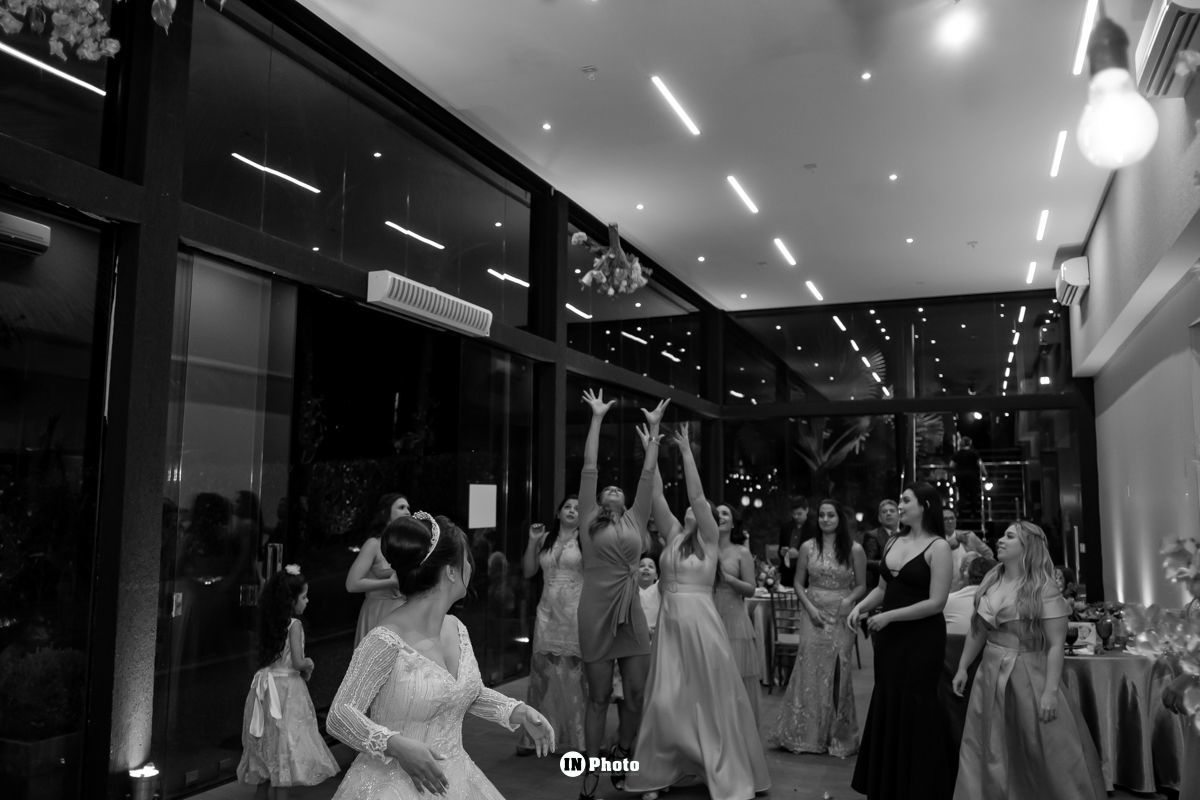 Foto Lindo Casamento ao Ar Livre a Noite no Espaço Alegranza Larissa e Heitor Foto Lindo Casamento ao Ar Livre a Noite no Espaço Alegranza Larissa e Heitor - Imagem 36