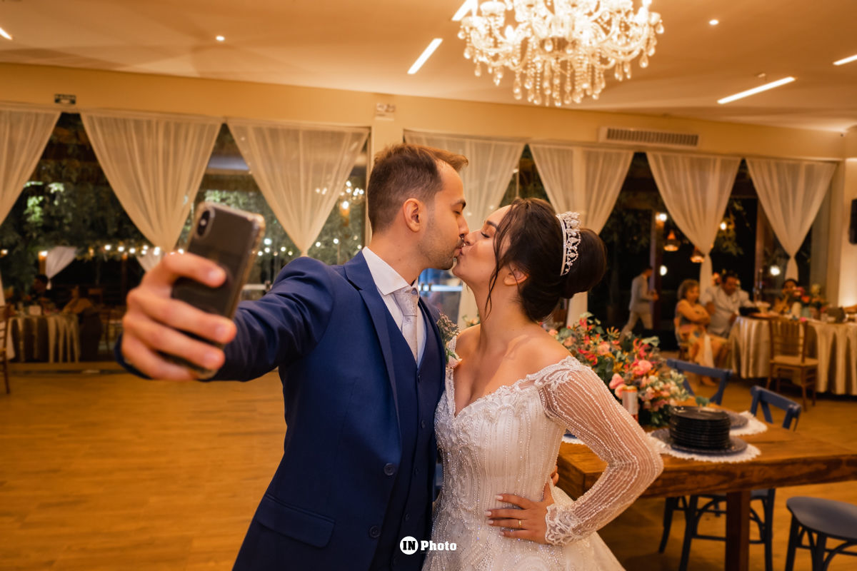 Foto Lindo Casamento ao Ar Livre a Noite no Espaço Alegranza Larissa e Heitor Foto Lindo Casamento ao Ar Livre a Noite no Espaço Alegranza Larissa e Heitor - Imagem 43