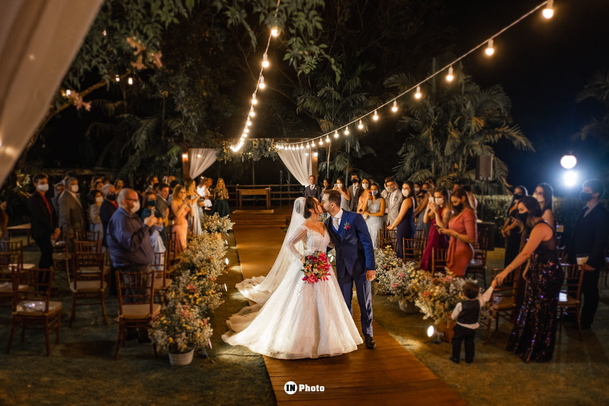 Foto Lindo Casamento ao Ar Livre a Noite no Espaço Alegranza Larissa e Heitor Foto Lindo Casamento ao Ar Livre a Noite no Espaço Alegranza Larissa e Heitor - Imagem 55