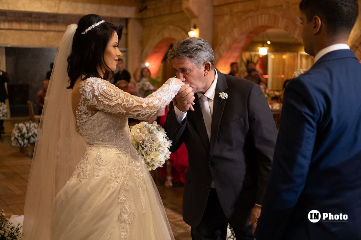 Foto Lindo Casamento Religioso no Espaço Bella Eventos em Goiânia Gisele e Moisés Foto Lindo Casamento Religioso no Espaço Bella Eventos em Goiânia Gisele e Moisés - Imagem 44