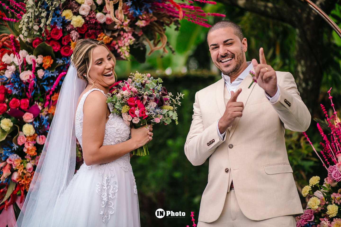 Linda cerimonia religiosa do casal Lorena e Marcus Vinícius Linda cerimonia religiosa do casal Lorena e Marcus Vinícius