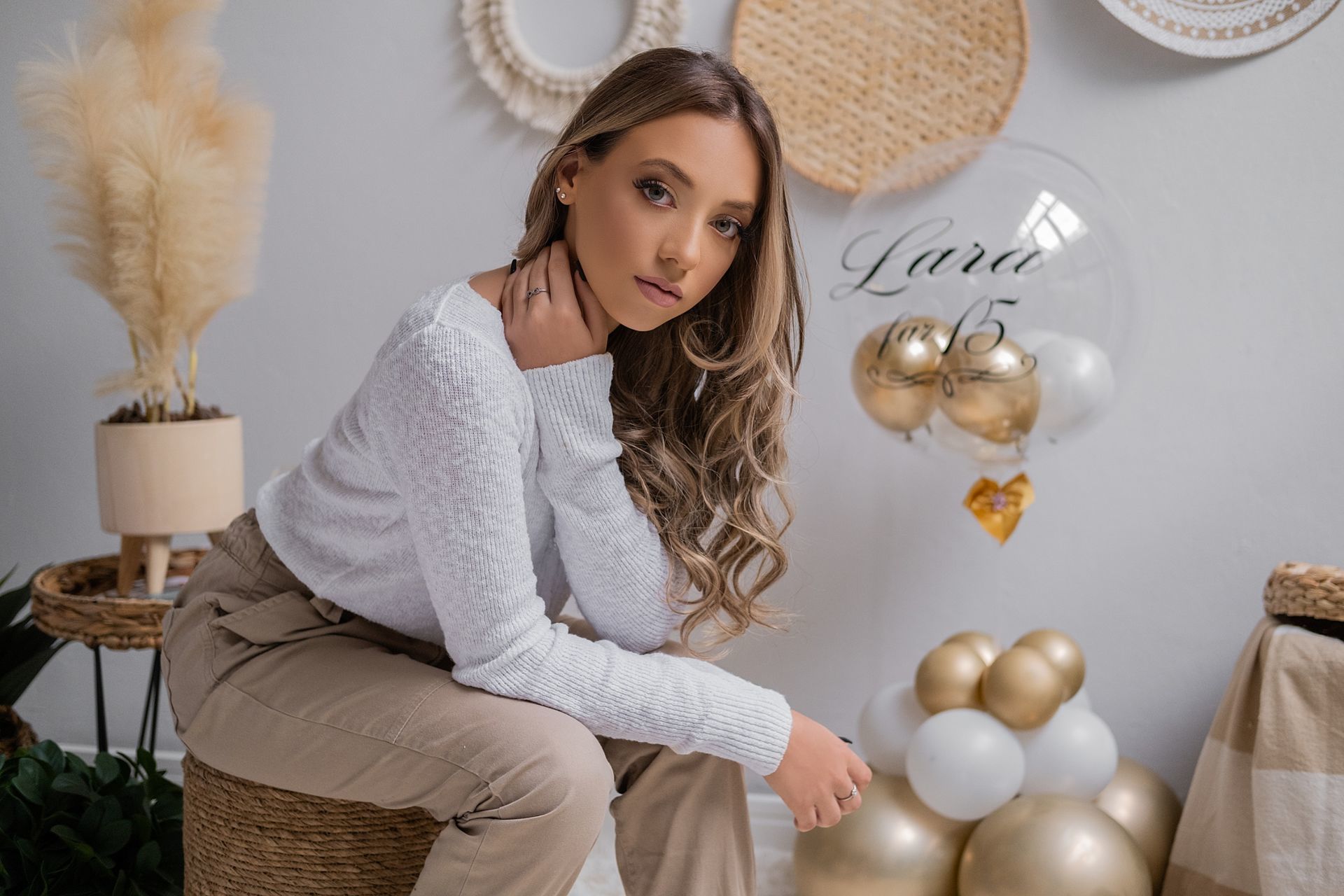 Foto Maravilhoso Ensaio Fotográfico 15 anos da Lara no Estúdio In Photo - Imagem 10