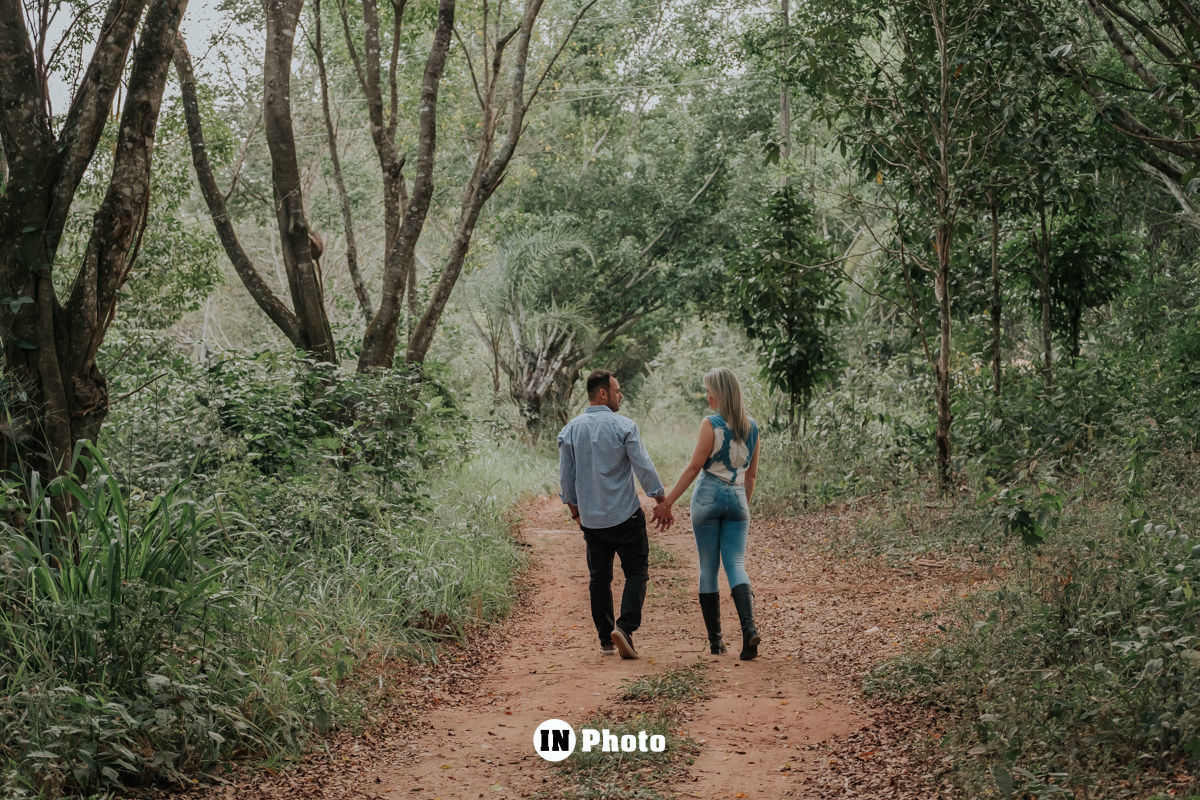 Foto Lindo Ensaio Fotografico de Casal na Fazenda Agua Limpa Lyzia e Rafael - Imagem 16