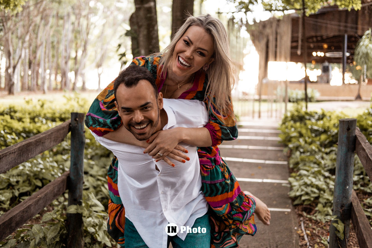 Foto Lindo Ensaio Fotografico de Casal na Fazenda Agua Limpa Lyzia e Rafael - Imagem 46