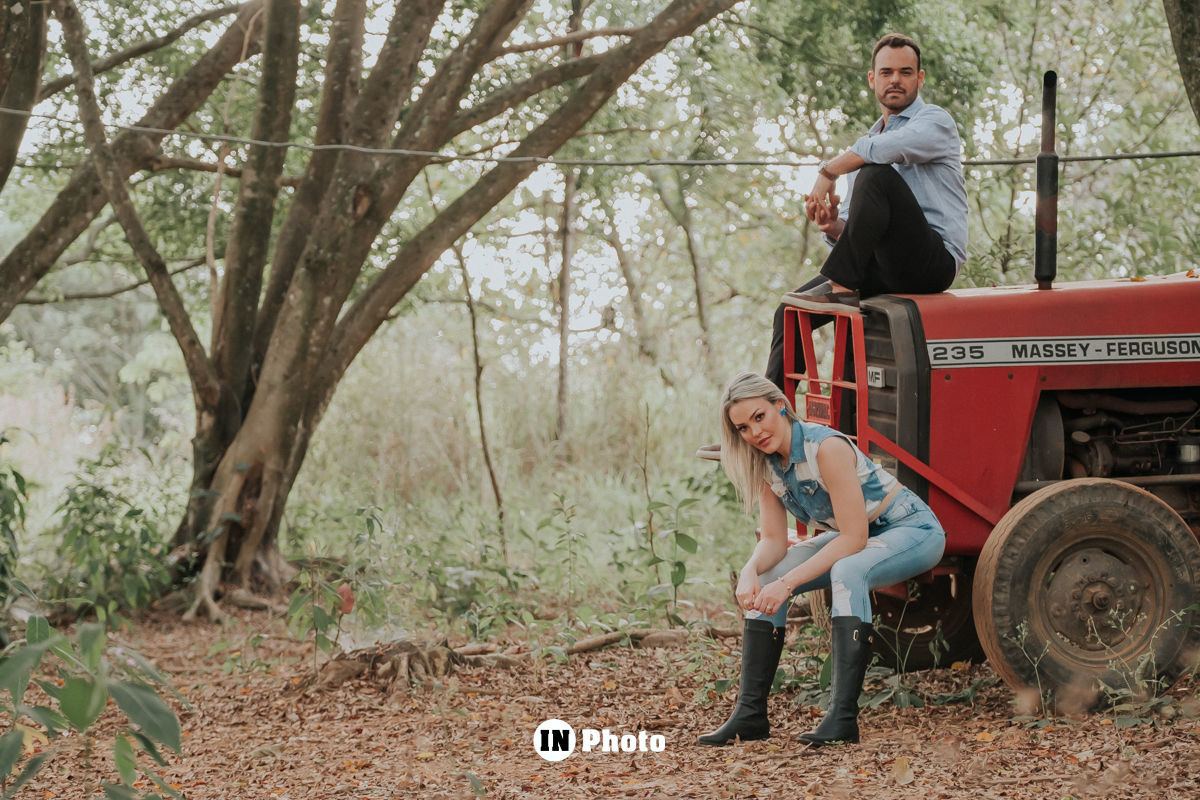 Foto Lindo Ensaio Fotografico de Casal na Fazenda Agua Limpa Lyzia e Rafael - Imagem 13