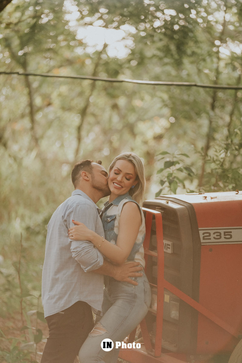 Foto Lindo Ensaio Fotografico de Casal na Fazenda Agua Limpa Lyzia e Rafael - Imagem 10