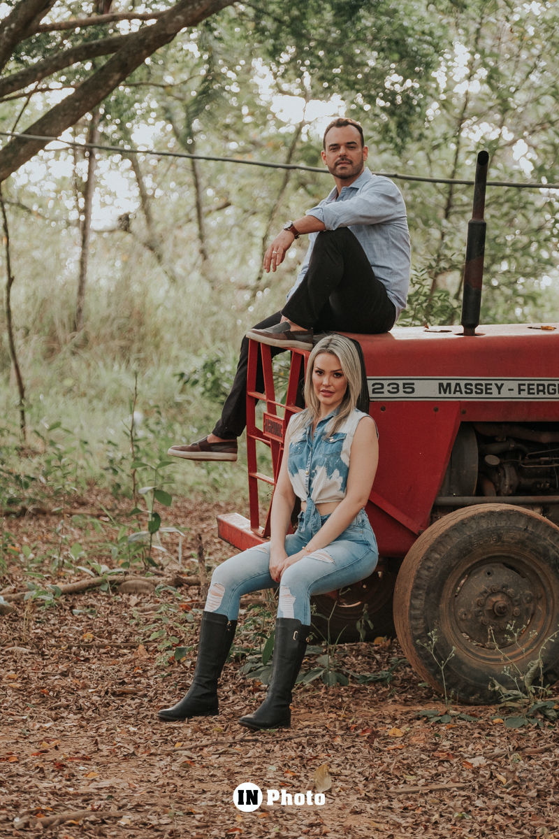 Foto Lindo Ensaio Fotografico de Casal na Fazenda Agua Limpa Lyzia e Rafael - Imagem 11