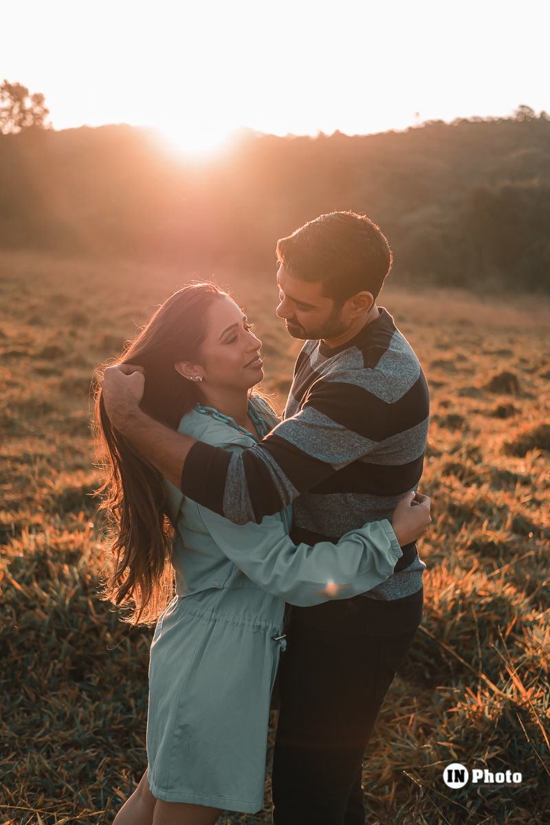 Foto Ensaio Fotográfico de Casal Inspiração com Balão de Ar Quente Rafaela e Frank - Imagem 4