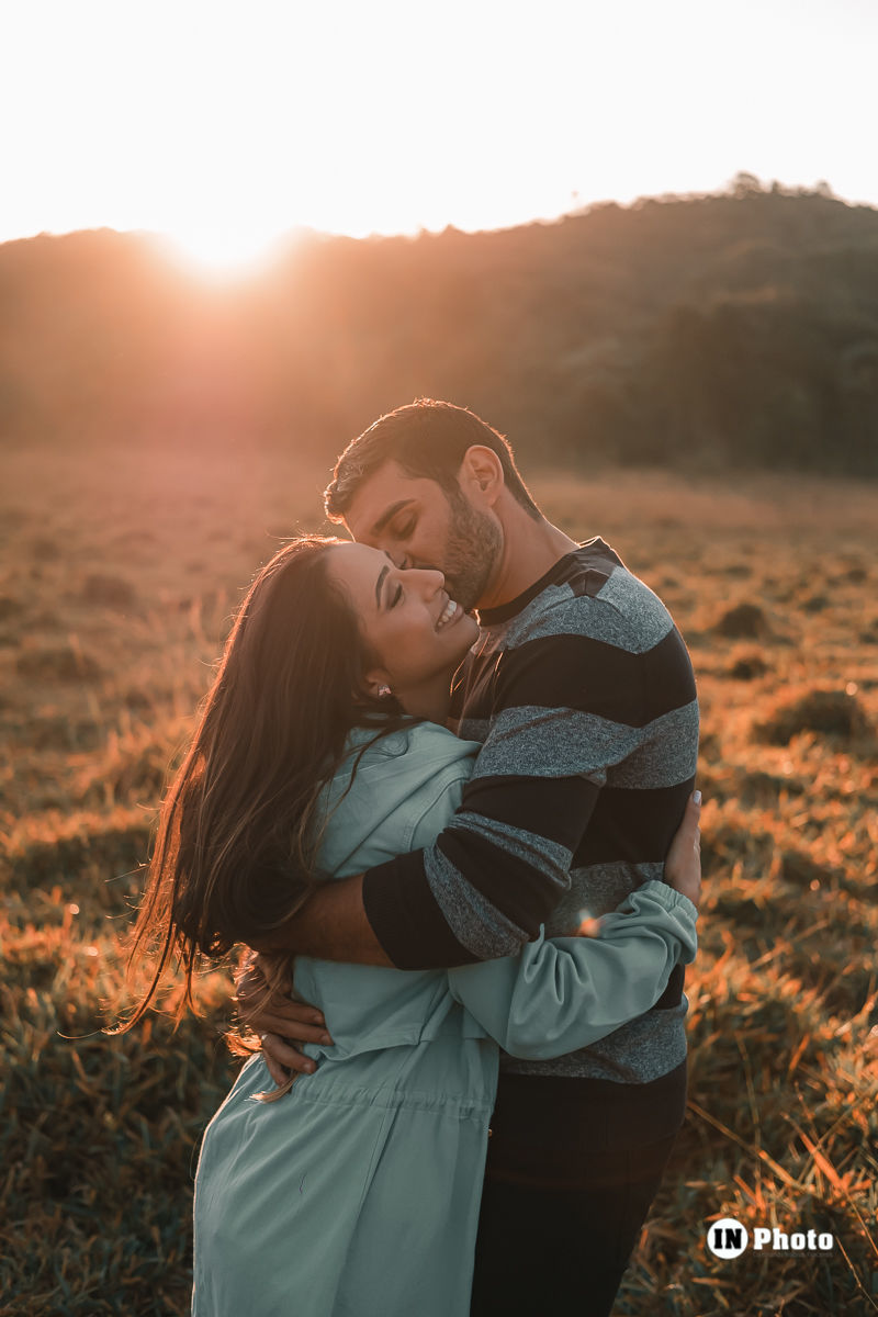 Foto Ensaio Fotográfico de Casal Inspiração com Balão de Ar Quente Rafaela e Frank - Imagem 3