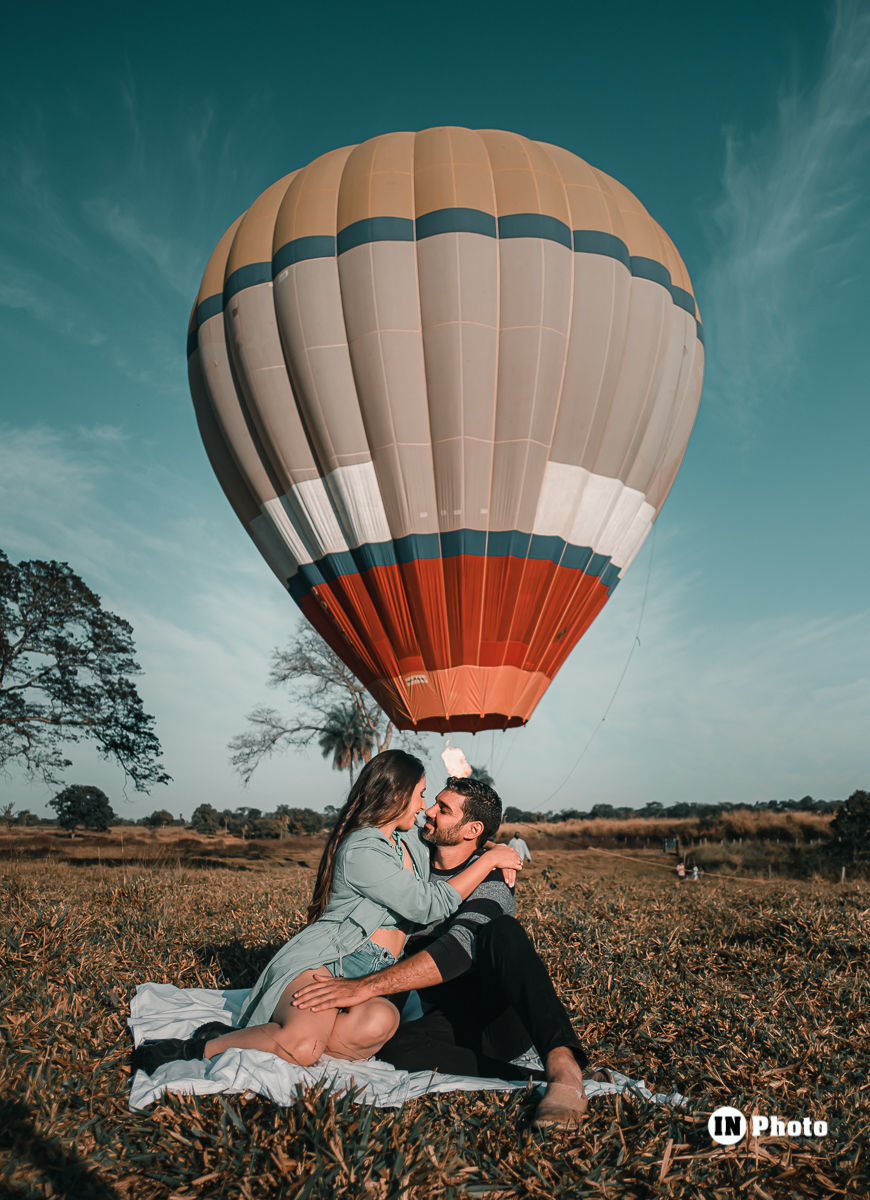 Foto Ensaio Fotográfico de Casal Inspiração com Balão de Ar Quente Rafaela e Frank - Imagem 10
