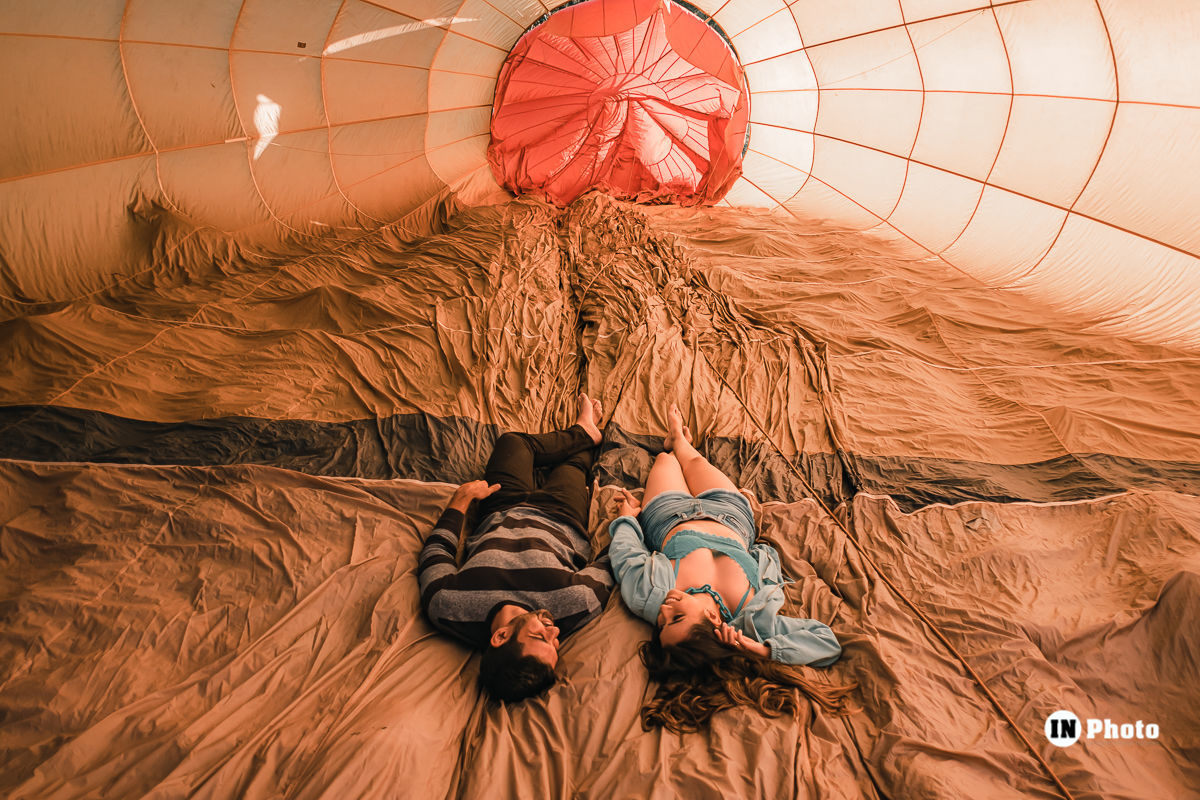 Foto Ensaio Fotográfico de Casal Inspiração com Balão de Ar Quente Rafaela e Frank - Imagem 9
