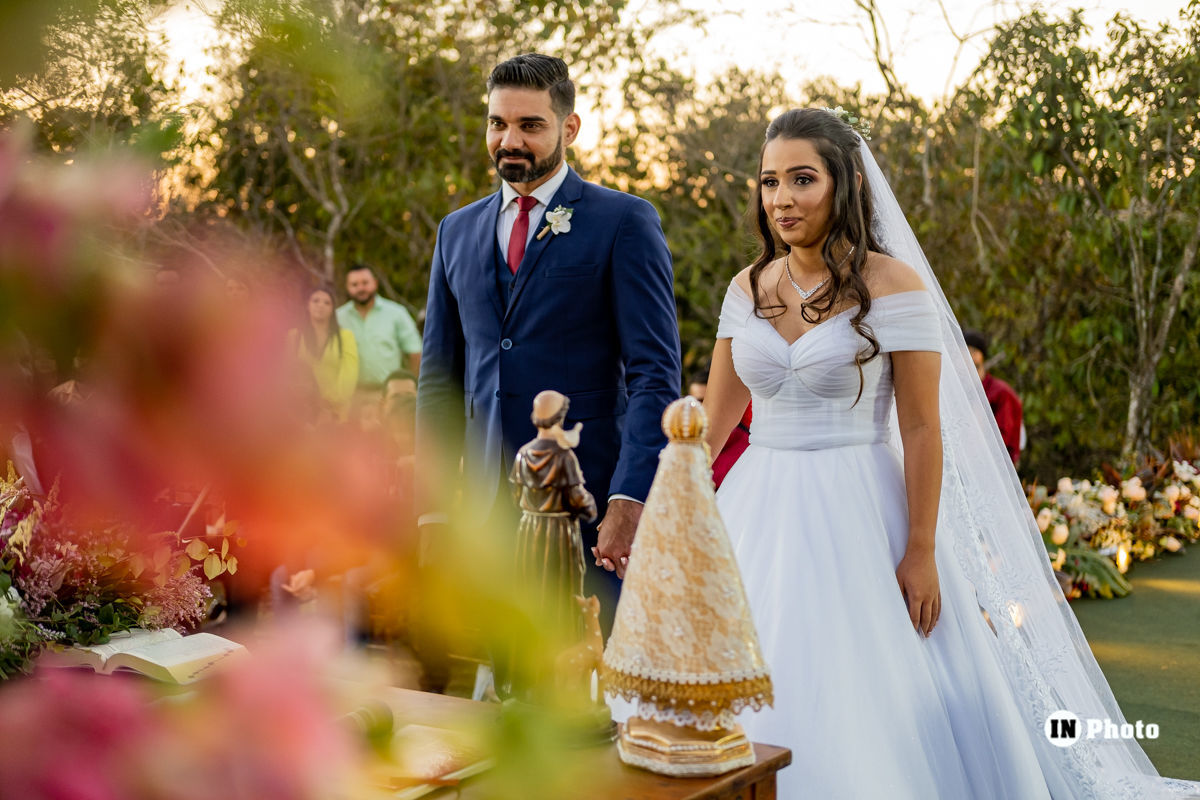 Foto LinNoiva se Casa Na Fazenda dos Pais Em Uma Linda Cerimônia Ao Ar Livre Rafaela E Frank - Imagem 20