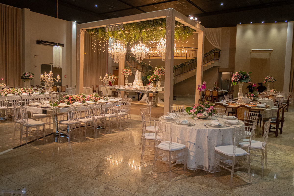 Foto Lindo Casamento na Paróquia Santo Expedito Recepção JL Eventos Keith e Marcos  - Imagem 24