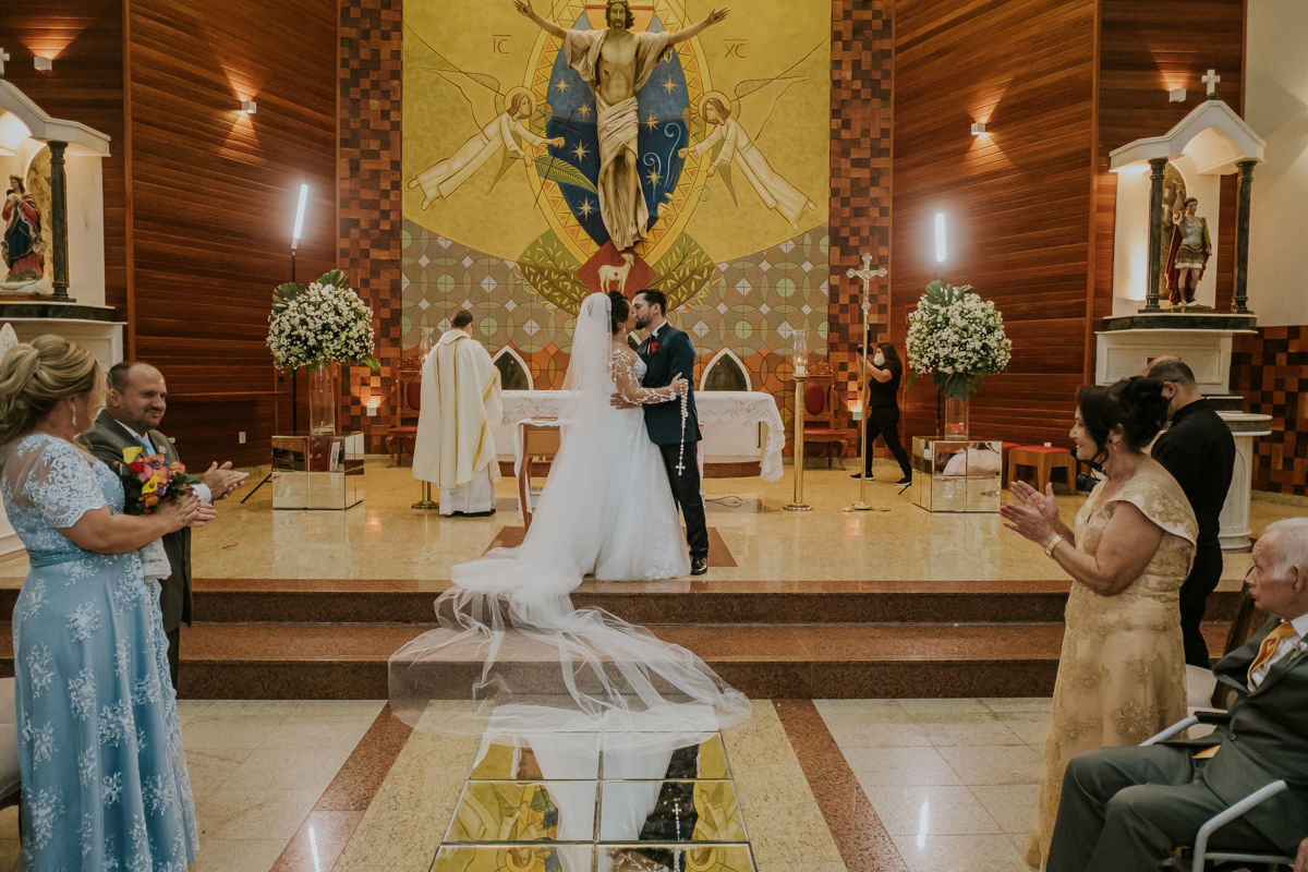 Foto Lindo Casamento na Paróquia Santo Expedito Recepção JL Eventos Keith e Marcos  - Imagem 28
