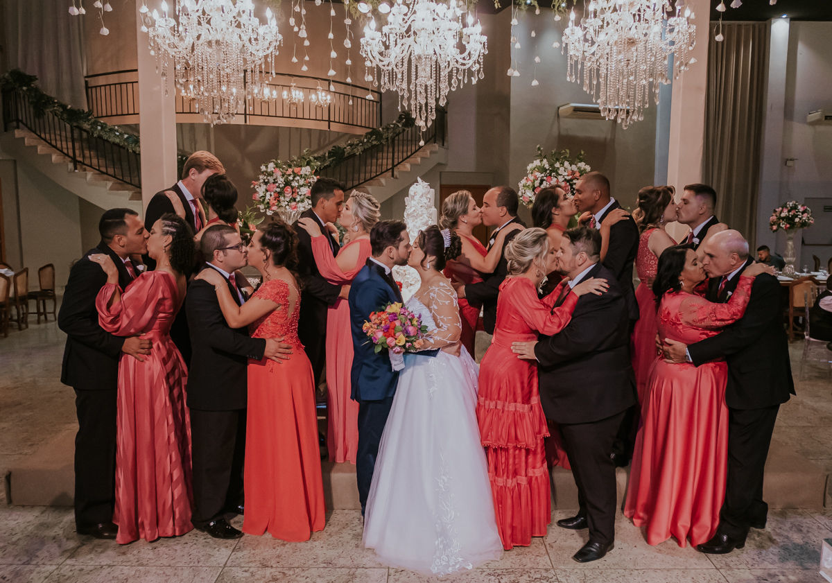 Foto Lindo Casamento na Paróquia Santo Expedito Recepção JL Eventos Keith e Marcos  - Imagem 37