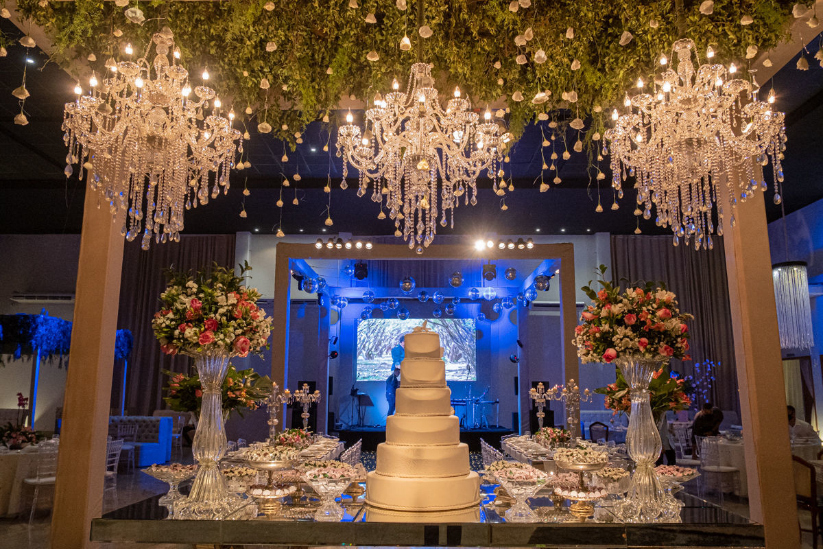 Foto Lindo Casamento na Paróquia Santo Expedito Recepção JL Eventos Keith e Marcos  - Imagem 32