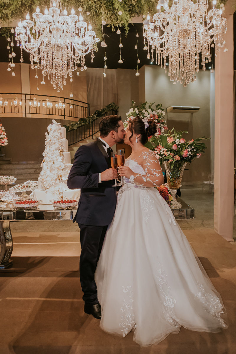 Foto Lindo Casamento na Paróquia Santo Expedito Recepção JL Eventos Keith e Marcos  - Imagem 43