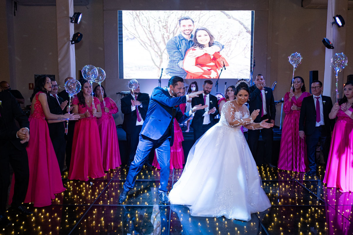 Foto Lindo Casamento na Paróquia Santo Expedito Recepção JL Eventos Keith e Marcos  - Imagem 46