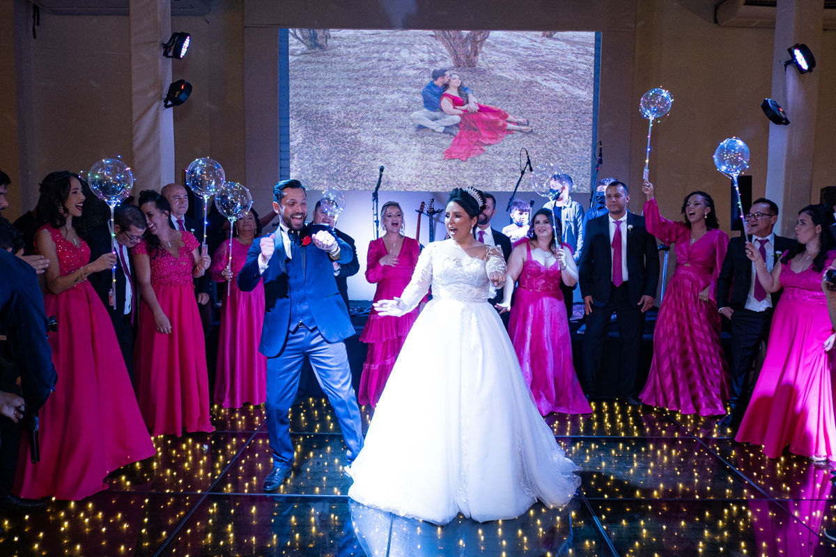 Foto Lindo Casamento na Paróquia Santo Expedito Recepção JL Eventos Keith e Marcos  - Imagem 45