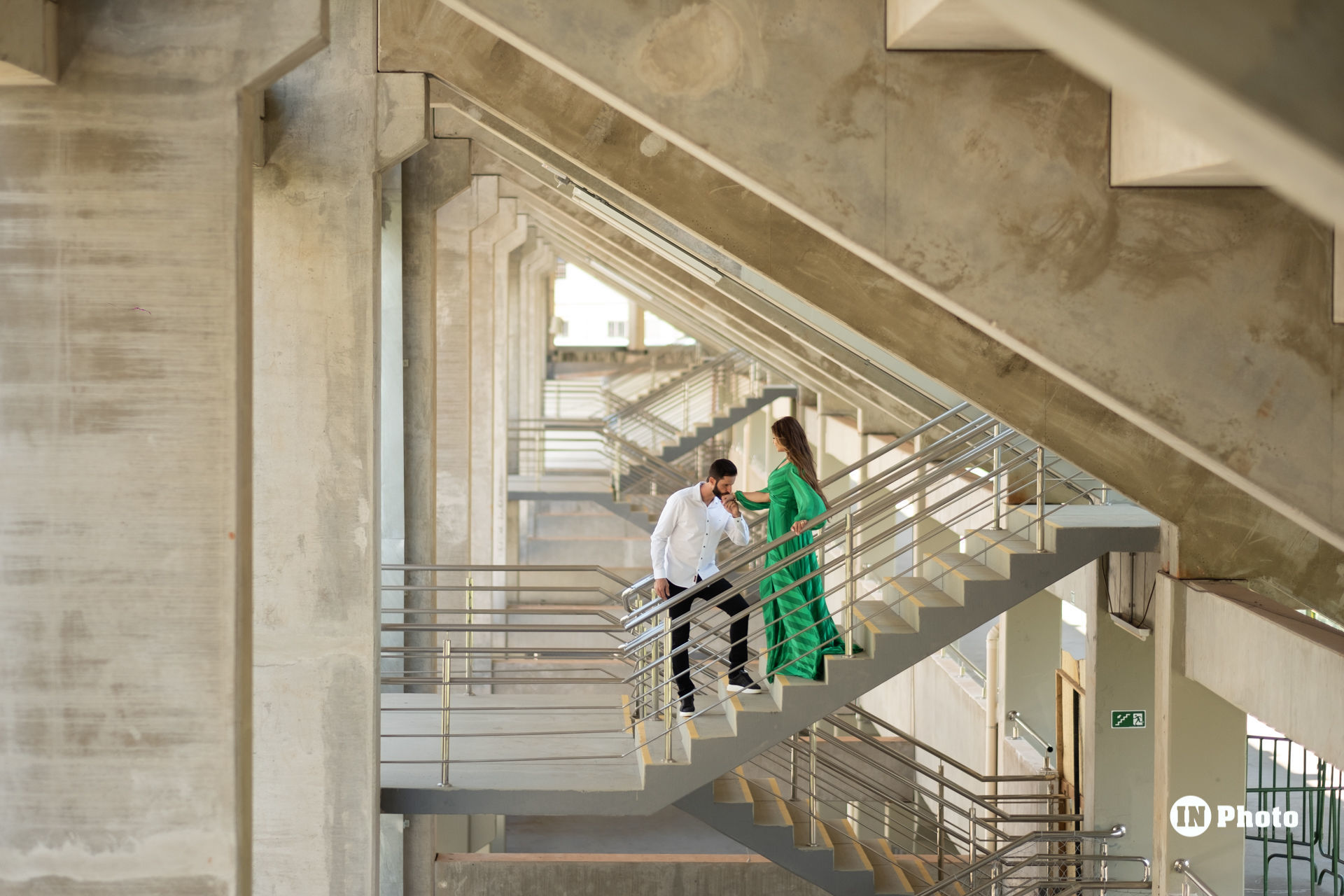 Foto Ensaio Fotográfico de Casal no Estádio de Futebol Serrinha em Goiânia Thaynara e Marcelo - Imagem 19