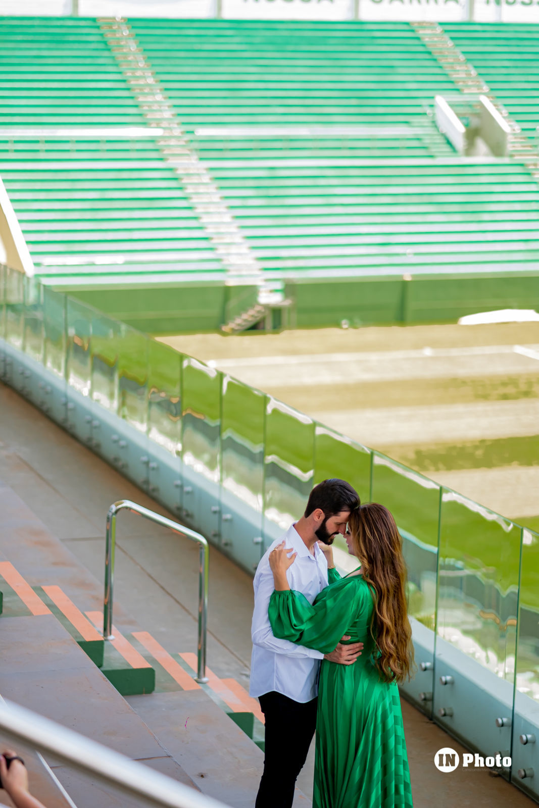 Foto Ensaio Fotográfico de Casal no Estádio de Futebol Serrinha em Goiânia Thaynara e Marcelo - Imagem 20