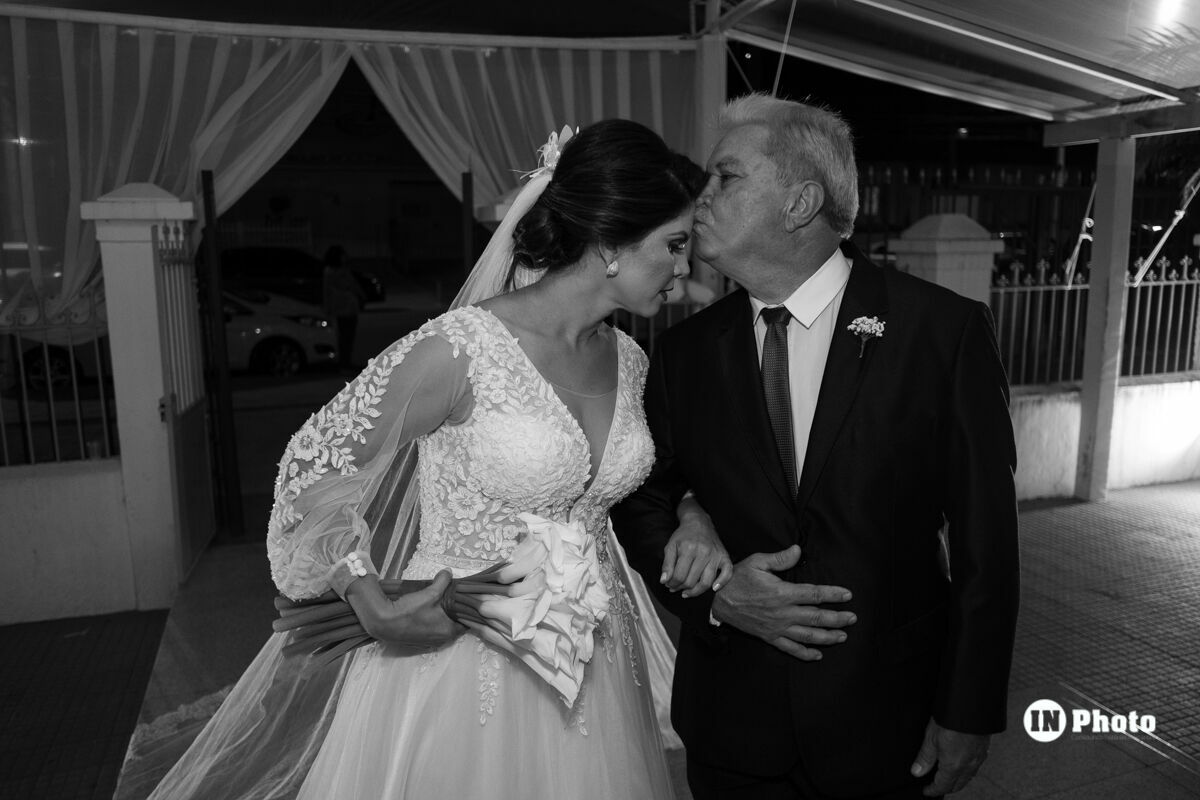 Foto Casamento Clássico na Reitoria Nossa Senhora das Graças e Bella Eventos Larissa e Leopoldo - Imagem 39