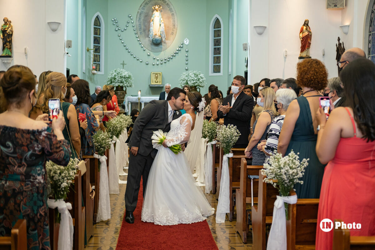 Foto Casamento Clássico na Reitoria Nossa Senhora das Graças e Bella Eventos Larissa e Leopoldo - Imagem 20