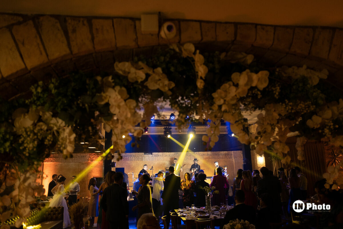 Foto Casamento Clássico na Reitoria Nossa Senhora das Graças e Bella Eventos Larissa e Leopoldo - Imagem 38