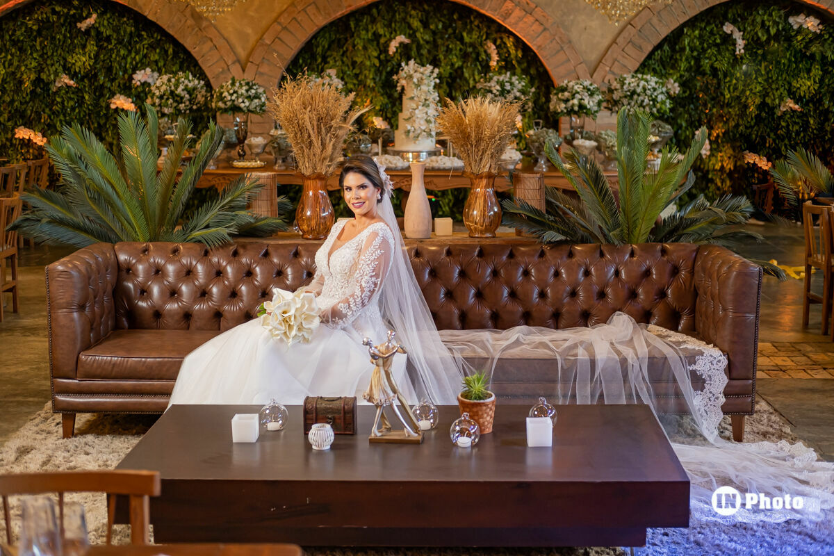 Foto Casamento Clássico na Reitoria Nossa Senhora das Graças e Bella Eventos Larissa e Leopoldo - Imagem 36