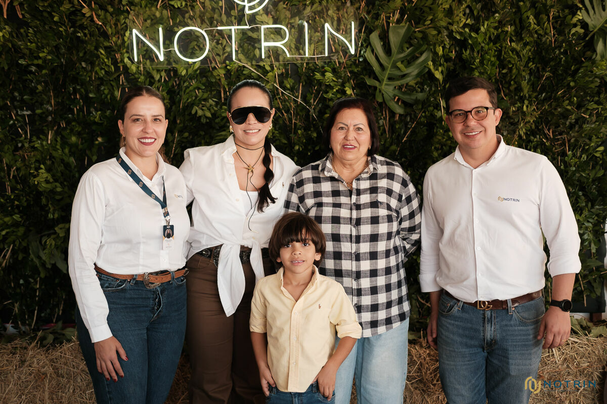Foto Sucesso, Estratégia e Imagens que Contam Histórias: A Cobertura Fotográfica do Stand Notrin na Fazenda Planalto Foto Sucesso, Estratégia e Imagens que Contam Histórias: A Cobertura Fotográfica do Stand Notrin na Fazenda Planalto - Imagem 283