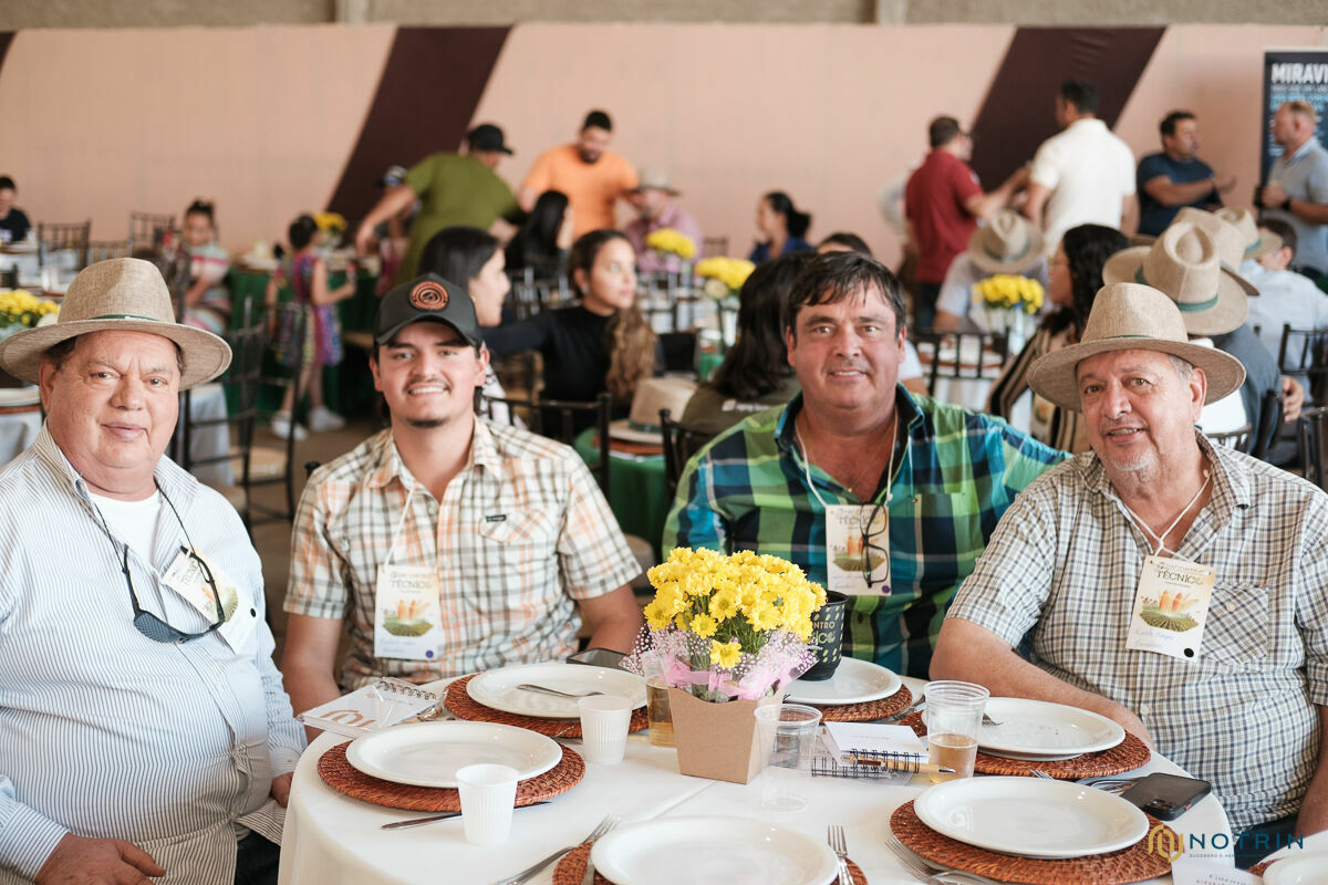 Foto Sucesso, Estratégia e Imagens que Contam Histórias: A Cobertura Fotográfica do Stand Notrin na Fazenda Planalto Foto Sucesso, Estratégia e Imagens que Contam Histórias: A Cobertura Fotográfica do Stand Notrin na Fazenda Planalto - Imagem 228