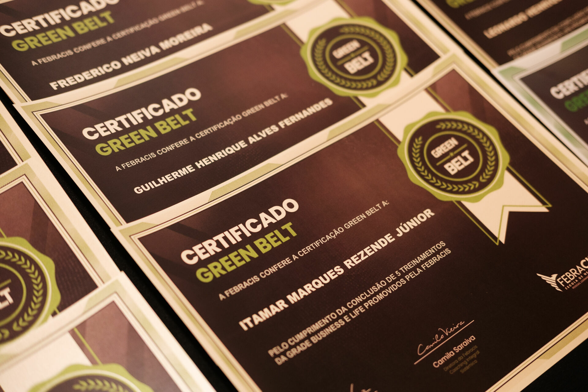 Foto Cobertura Fotográfica da Formatura Golden Belt e Green Belt Febracis 2025 – Um Registro Marcante Assinado por Natálya Cardoso Foto Cobertura Fotográfica da Formatura Golden Belt e Green Belt Febracis 2025 – Um Registro Marcante Assinado por Natálya Cardoso - Imagem 443