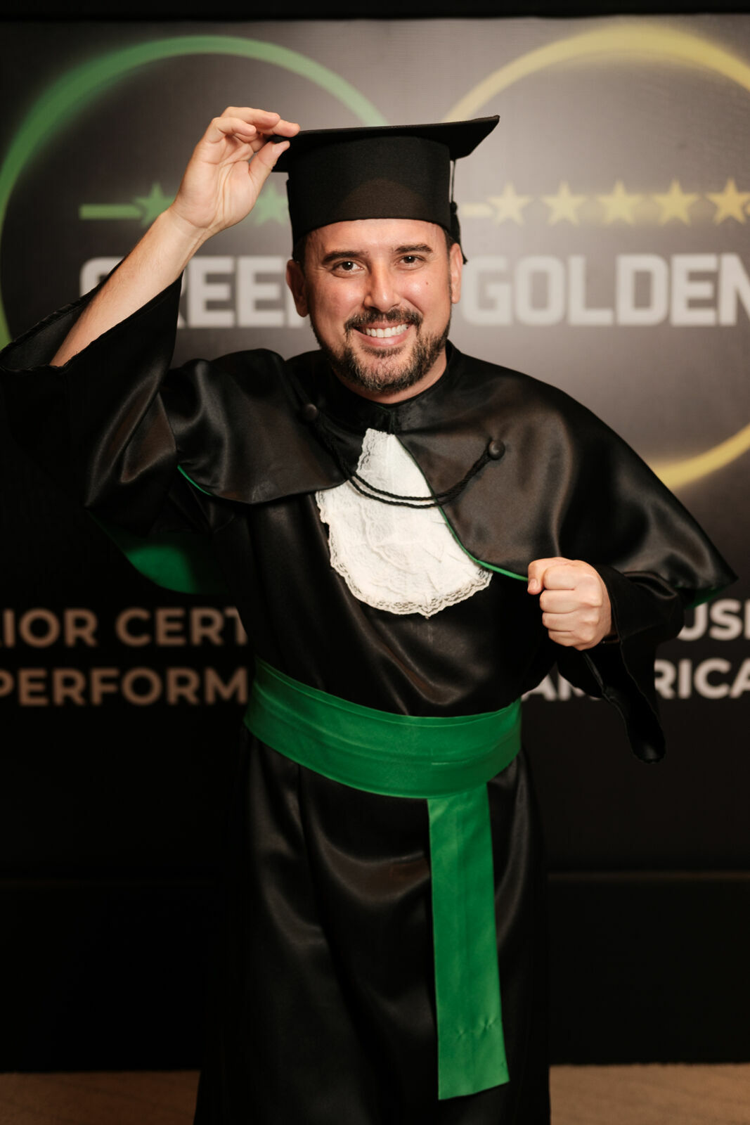 Foto Cobertura Fotográfica da Formatura Golden Belt e Green Belt Febracis 2025 – Um Registro Marcante Assinado por Natálya Cardoso Foto Cobertura Fotográfica da Formatura Golden Belt e Green Belt Febracis 2025 – Um Registro Marcante Assinado por Natálya Cardoso - Imagem 389