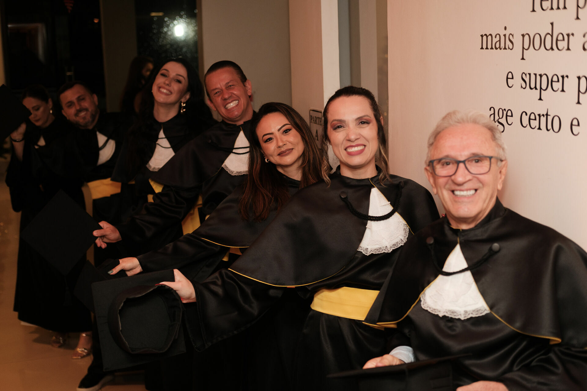 Foto Cobertura Fotográfica da Formatura Golden Belt e Green Belt Febracis 2025 – Um Registro Marcante Assinado por Natálya Cardoso Foto Cobertura Fotográfica da Formatura Golden Belt e Green Belt Febracis 2025 – Um Registro Marcante Assinado por Natálya Cardoso - Imagem 474