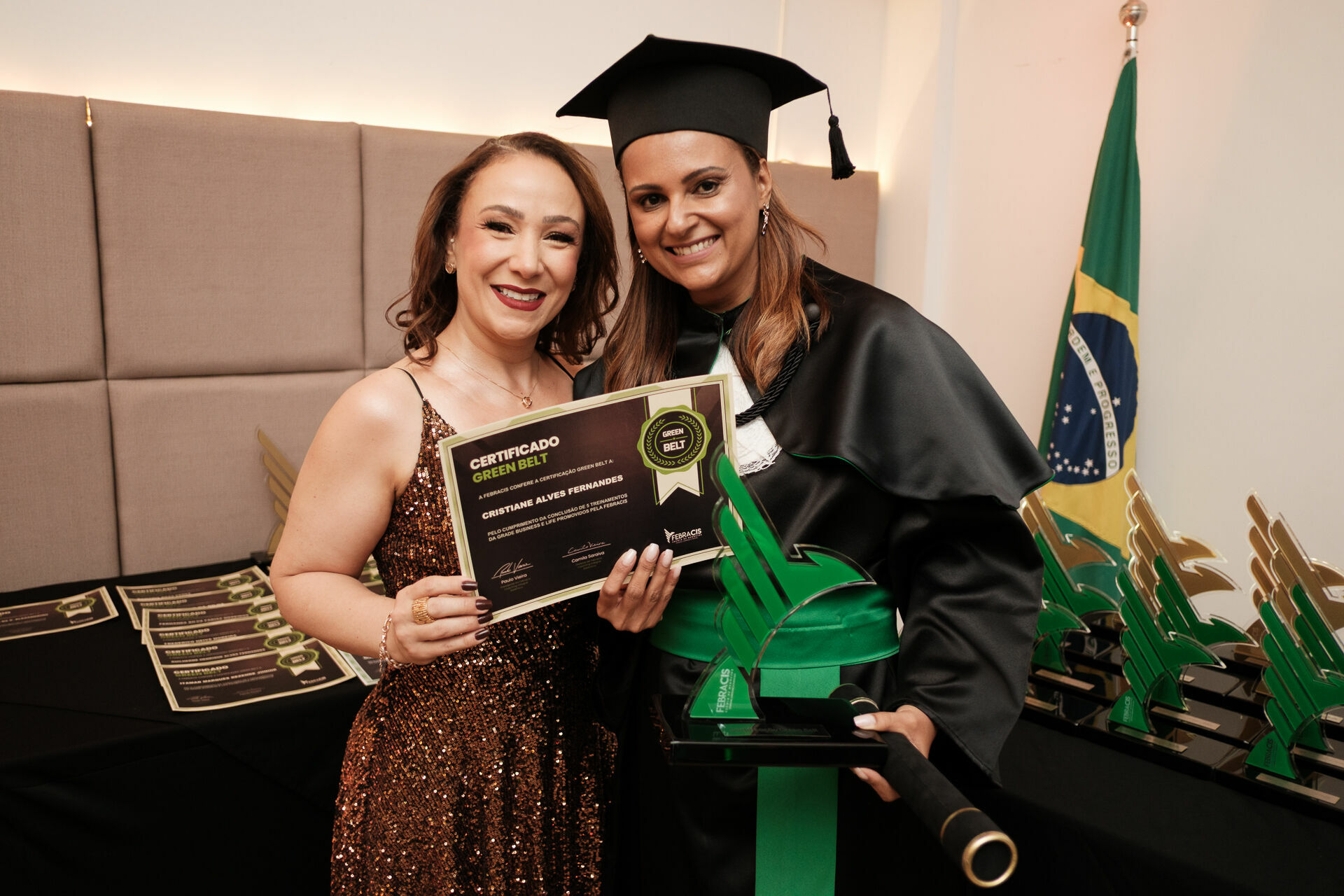 Foto Cobertura Fotográfica da Formatura Golden Belt e Green Belt Febracis 2025 – Um Registro Marcante Assinado por Natálya Cardoso Foto Cobertura Fotográfica da Formatura Golden Belt e Green Belt Febracis 2025 – Um Registro Marcante Assinado por Natálya Cardoso - Imagem 578