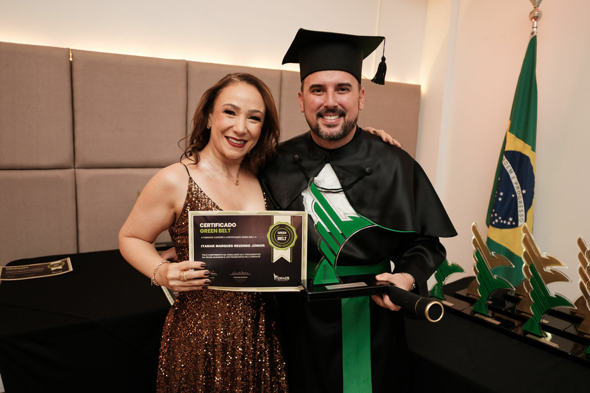 Foto Cobertura Fotográfica da Formatura Golden Belt e Green Belt Febracis 2025 – Um Registro Marcante Assinado por Natálya Cardoso Foto Cobertura Fotográfica da Formatura Golden Belt e Green Belt Febracis 2025 – Um Registro Marcante Assinado por Natálya Cardoso - Imagem 603