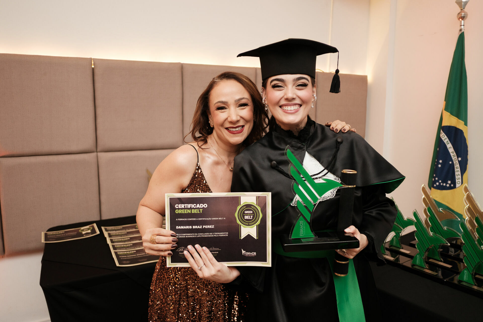 Foto Cobertura Fotográfica da Formatura Golden Belt e Green Belt Febracis 2025 – Um Registro Marcante Assinado por Natálya Cardoso Foto Cobertura Fotográfica da Formatura Golden Belt e Green Belt Febracis 2025 – Um Registro Marcante Assinado por Natálya Cardoso - Imagem 584