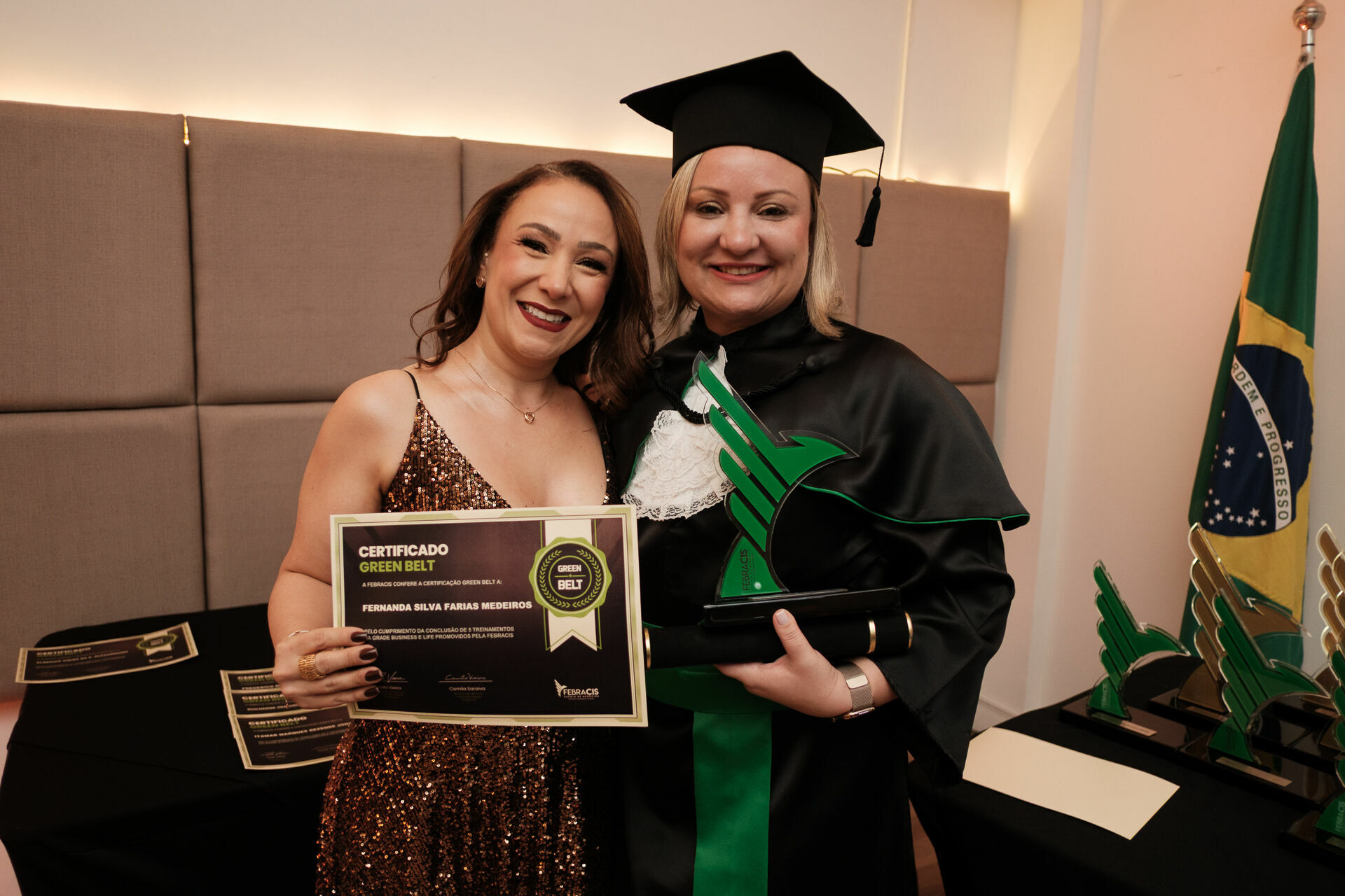 Foto Cobertura Fotográfica da Formatura Golden Belt e Green Belt Febracis 2025 – Um Registro Marcante Assinado por Natálya Cardoso Foto Cobertura Fotográfica da Formatura Golden Belt e Green Belt Febracis 2025 – Um Registro Marcante Assinado por Natálya Cardoso - Imagem 590