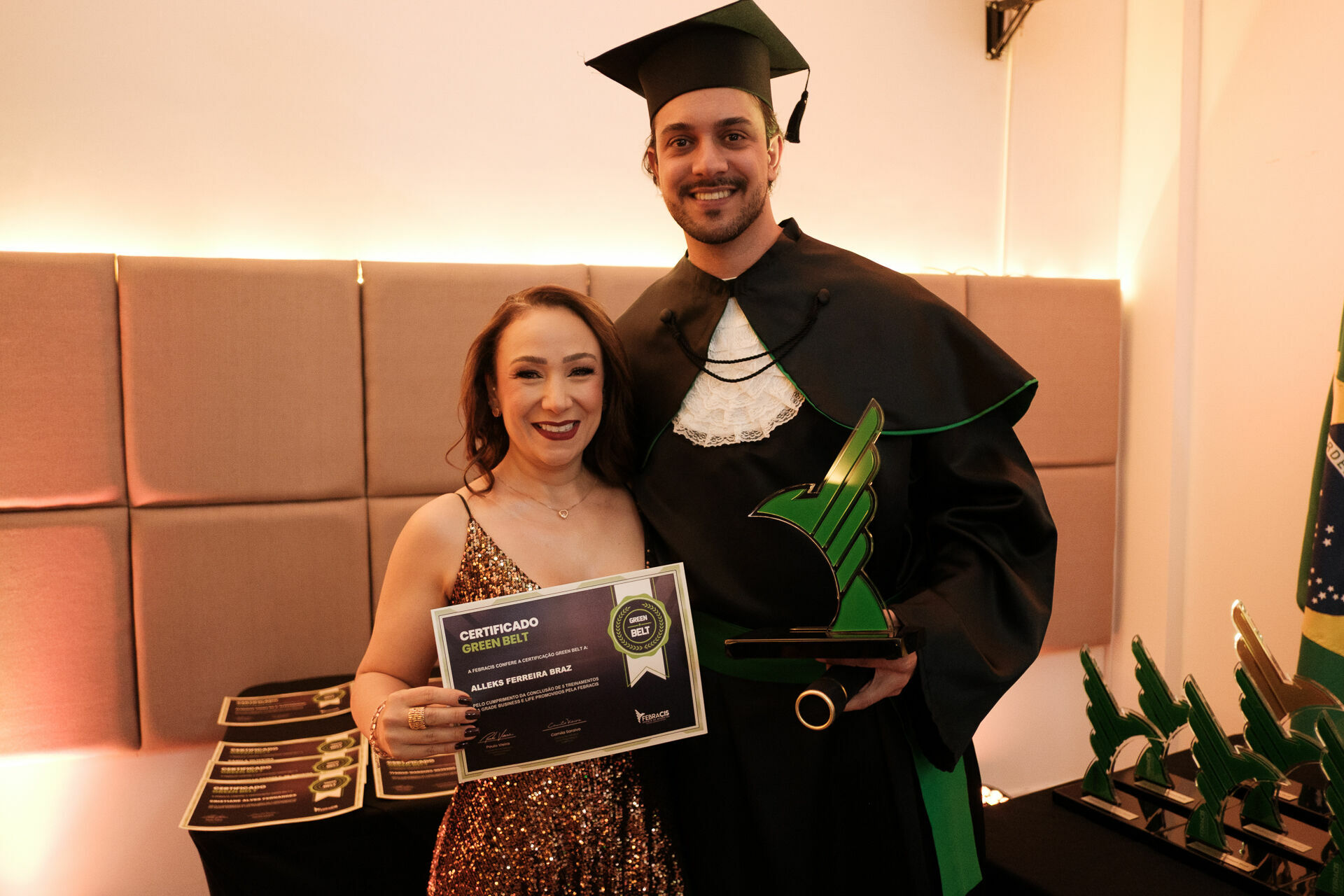 Foto Cobertura Fotográfica da Formatura Golden Belt e Green Belt Febracis 2025 – Um Registro Marcante Assinado por Natálya Cardoso Foto Cobertura Fotográfica da Formatura Golden Belt e Green Belt Febracis 2025 – Um Registro Marcante Assinado por Natálya Cardoso - Imagem 562