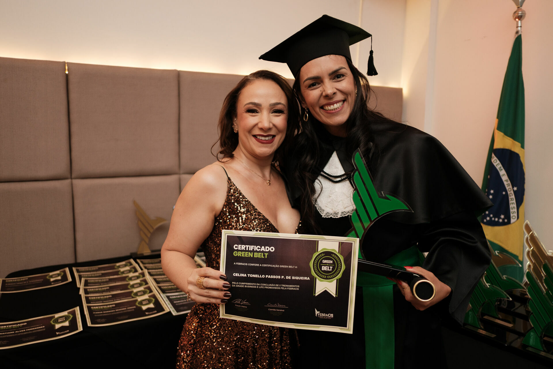 Foto Cobertura Fotográfica da Formatura Golden Belt e Green Belt Febracis 2025 – Um Registro Marcante Assinado por Natálya Cardoso Foto Cobertura Fotográfica da Formatura Golden Belt e Green Belt Febracis 2025 – Um Registro Marcante Assinado por Natálya Cardoso - Imagem 572