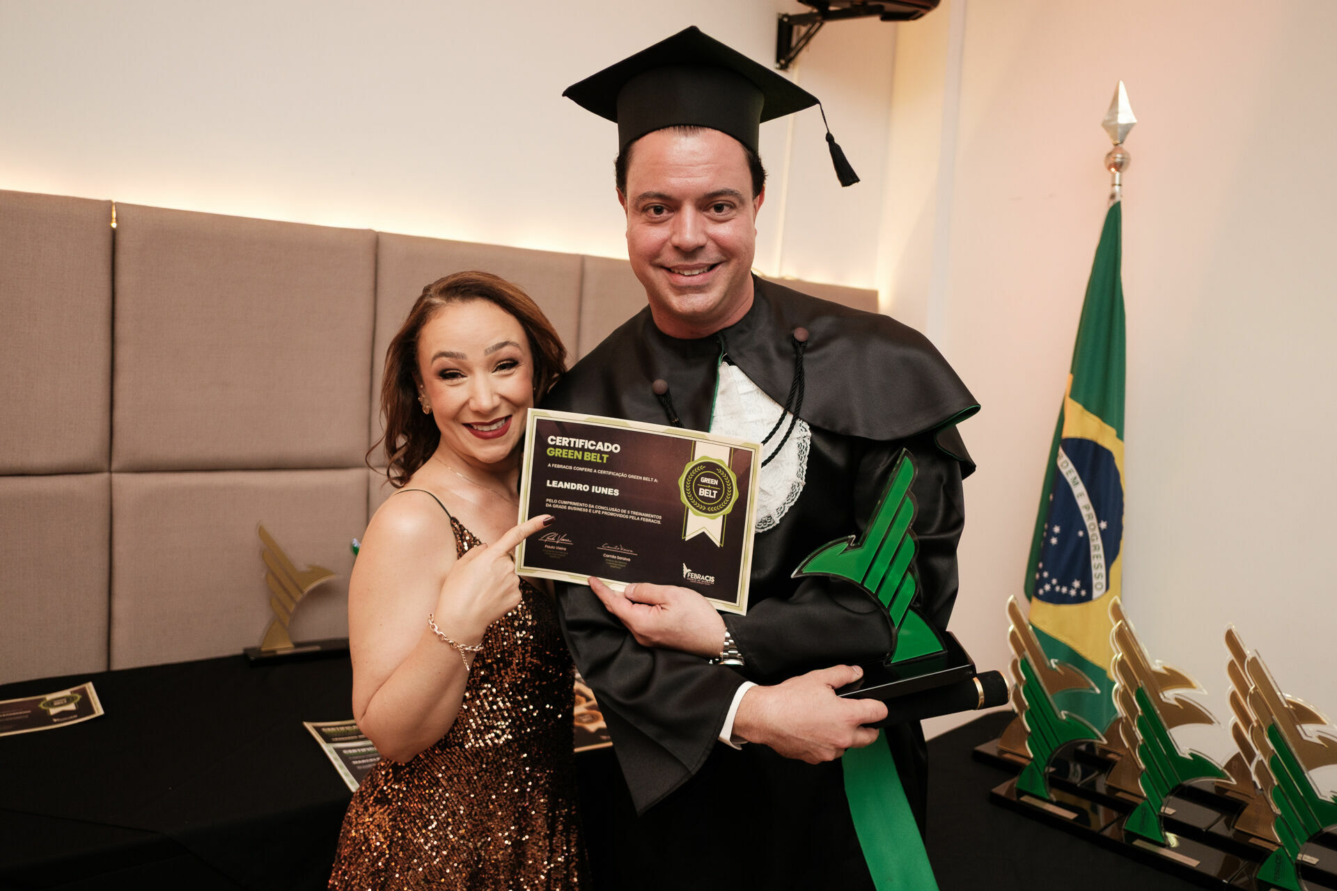 Foto Cobertura Fotográfica da Formatura Golden Belt e Green Belt Febracis 2025 – Um Registro Marcante Assinado por Natálya Cardoso Foto Cobertura Fotográfica da Formatura Golden Belt e Green Belt Febracis 2025 – Um Registro Marcante Assinado por Natálya Cardoso - Imagem 614